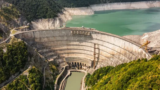 Energía renovable, mismo con bajas puntuales, consolida crecimiento semestral en ALC